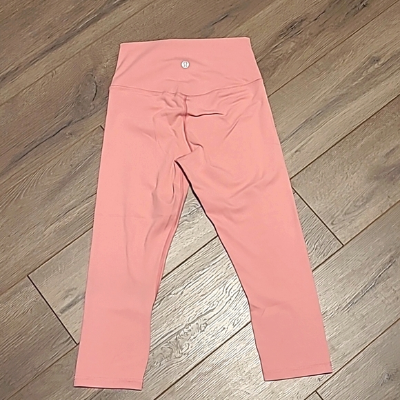 Lululemon capris - Picture 4 of 7